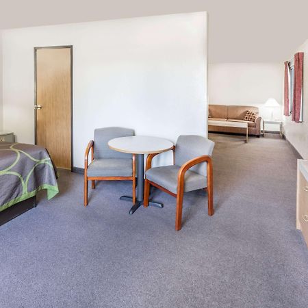 Super 8 By Wyndham Bend Hotel Ngoại thất bức ảnh