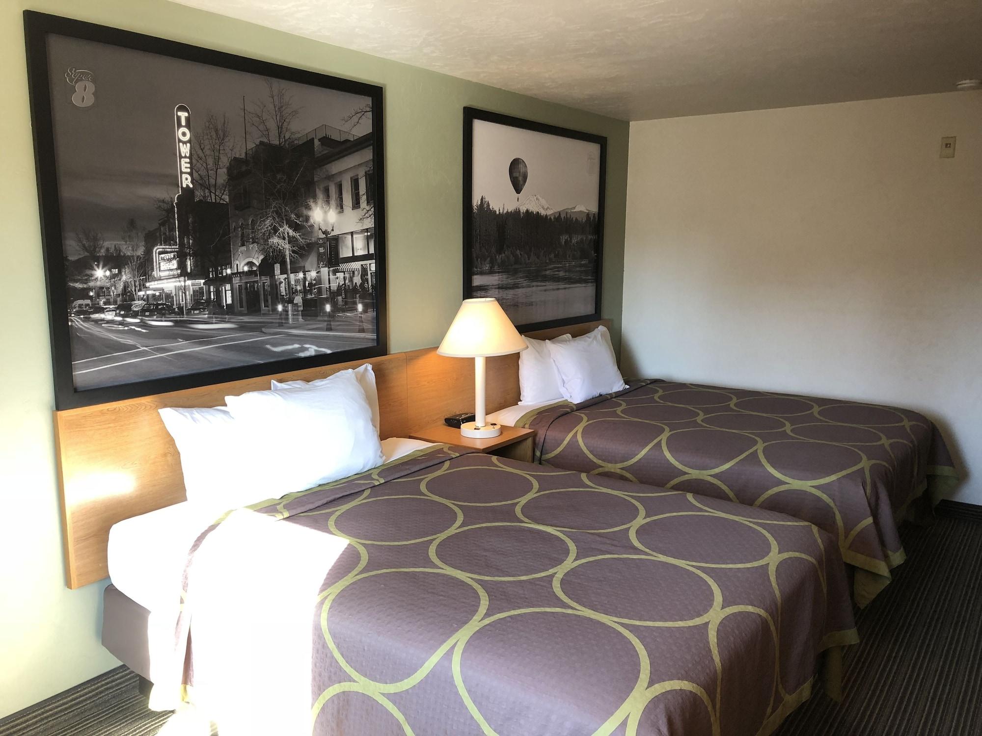 Super 8 By Wyndham Bend Hotel Ngoại thất bức ảnh