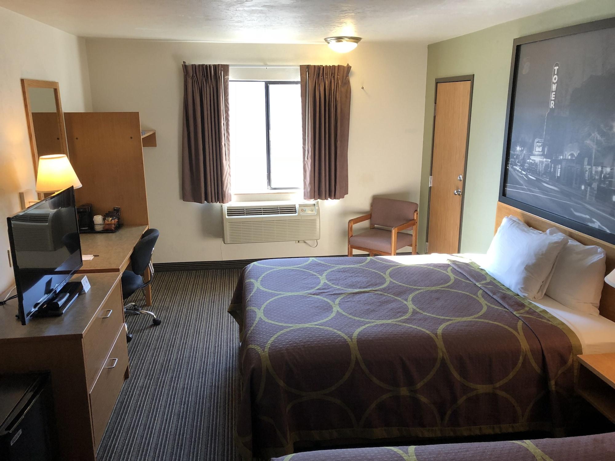 Super 8 By Wyndham Bend Hotel Ngoại thất bức ảnh