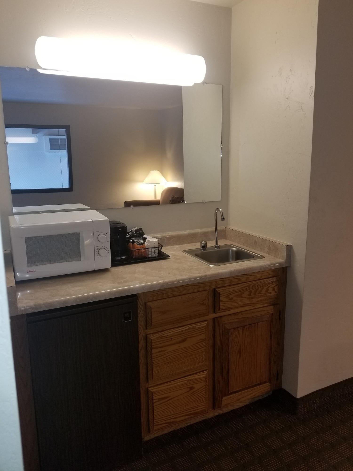 Super 8 By Wyndham Bend Hotel Ngoại thất bức ảnh