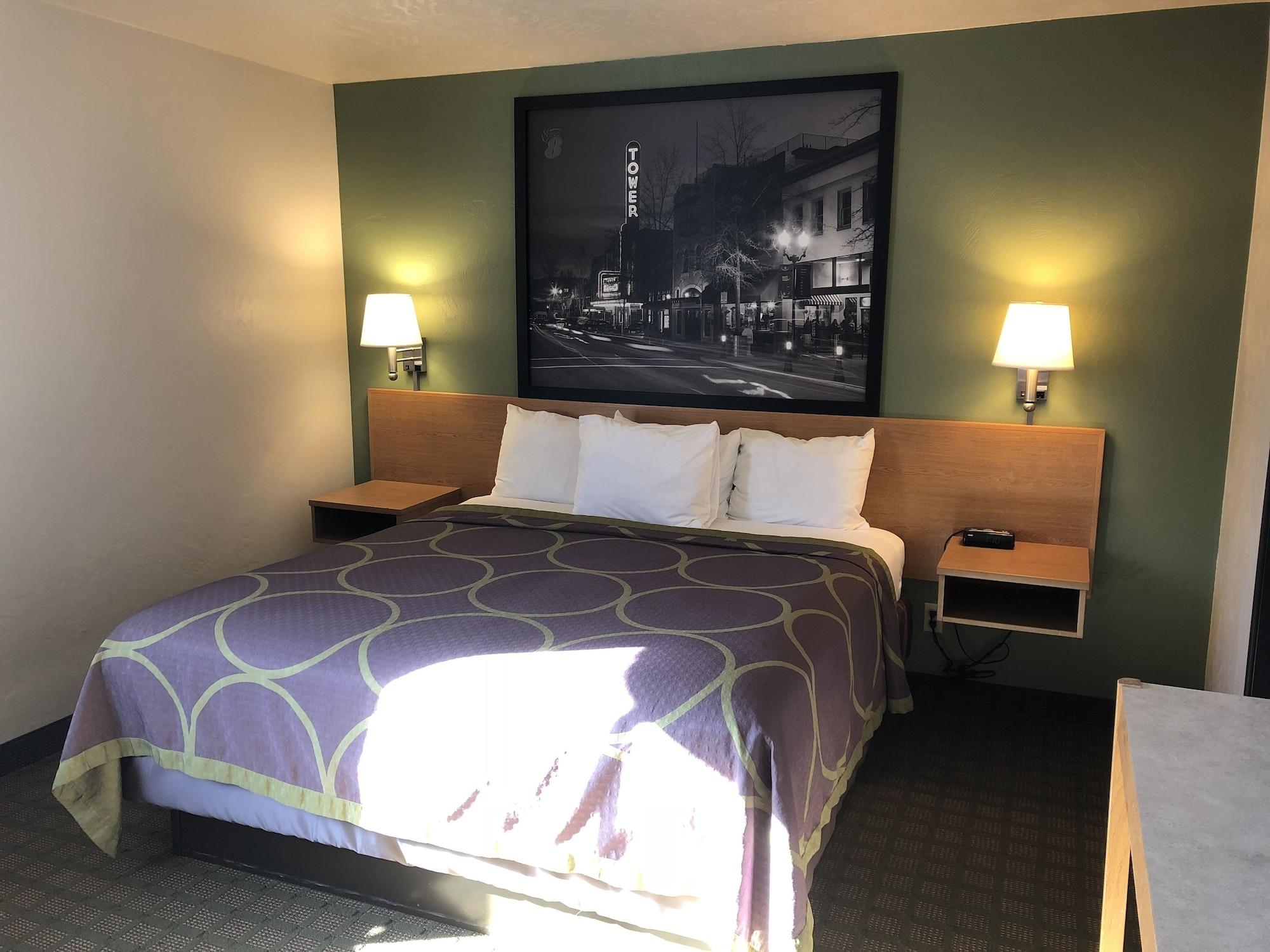 Super 8 By Wyndham Bend Hotel Ngoại thất bức ảnh
