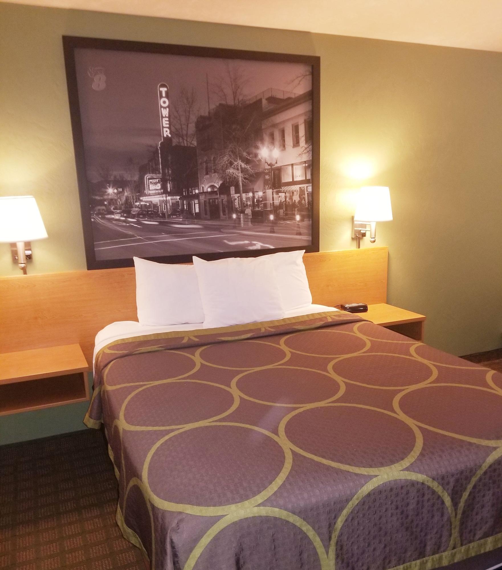 Super 8 By Wyndham Bend Hotel Ngoại thất bức ảnh