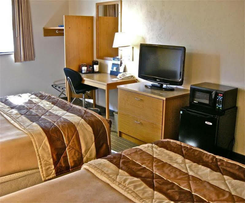 Super 8 By Wyndham Bend Hotel Ngoại thất bức ảnh